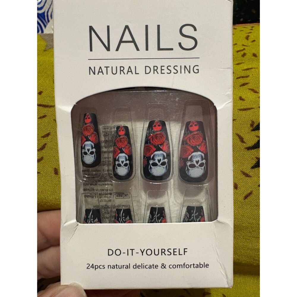 Skull and Rose Press-On Nails